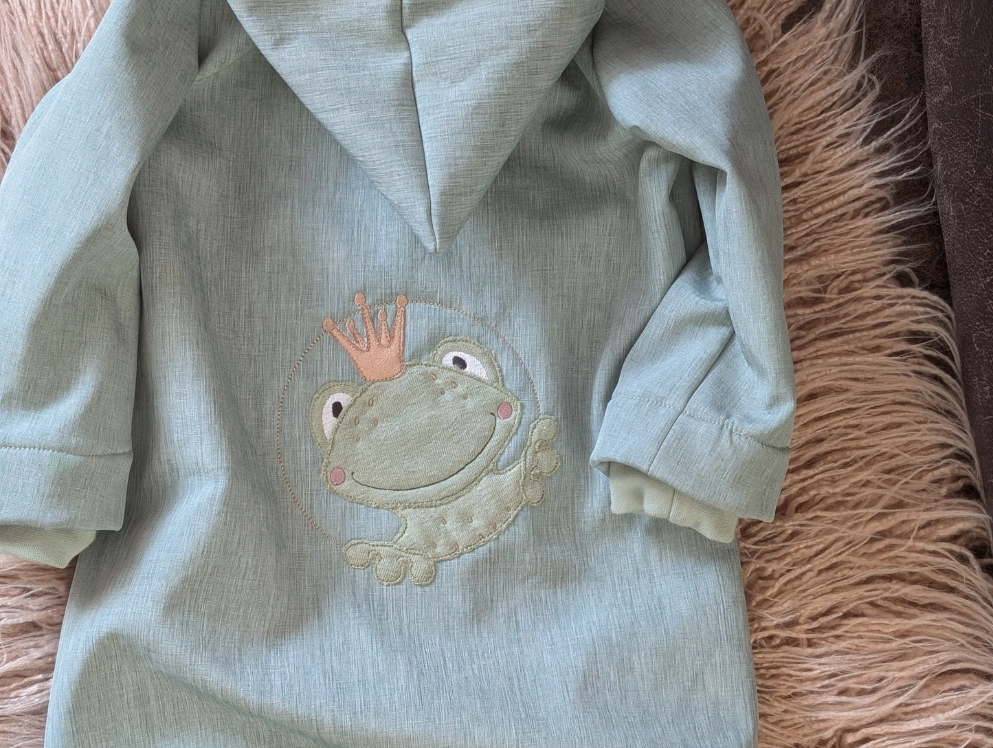 Kinder Softshellanzug  mit Frosch-Applikation