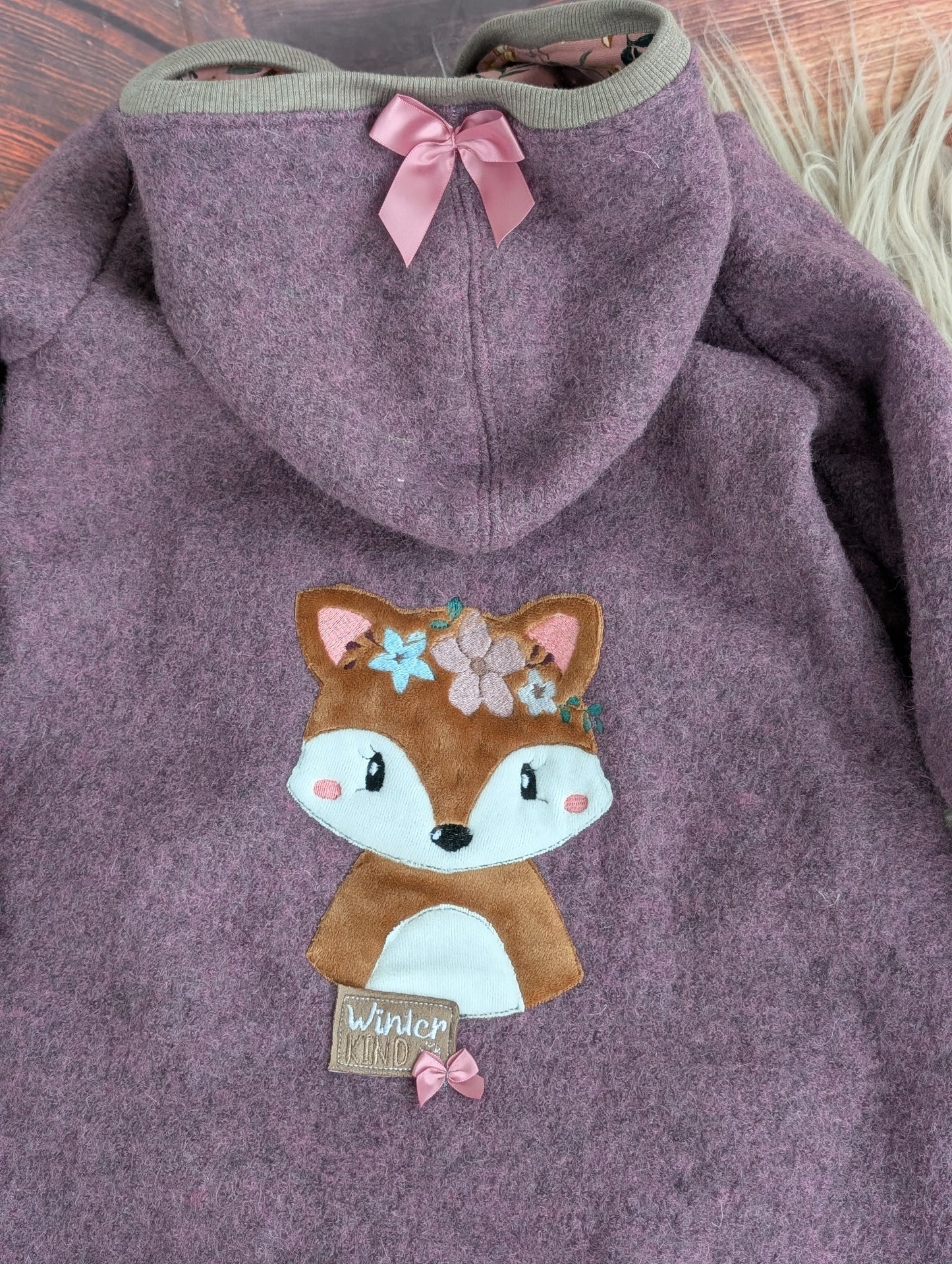 Baby-Walkoverall aus Wollwalk mit  Fuchs-Applikation – Handgemacht & kuschelig warm