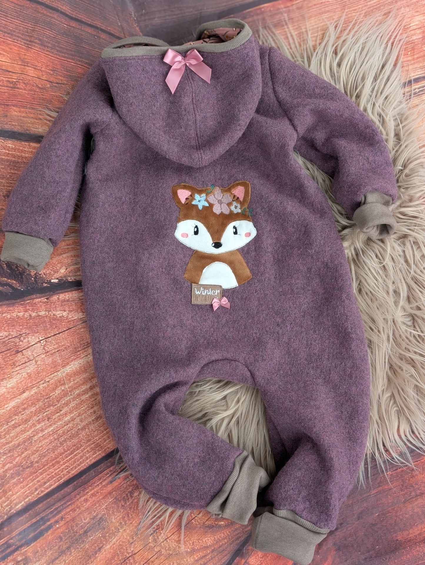Baby-Walkoverall aus Wollwalk mit  Fuchs-Applikation – Handgemacht & kuschelig warm