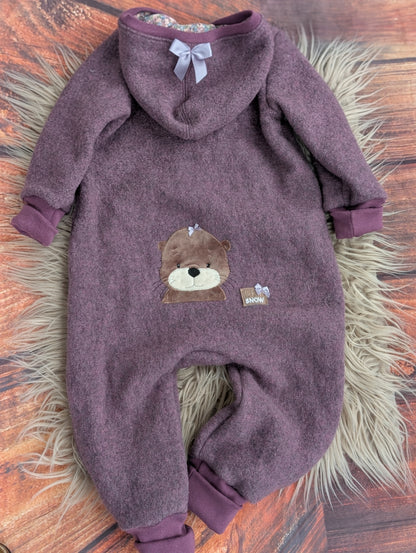 Baby-Walkoverall aus Wollwalk mit Otter-Applikation – Handgemacht & kuschelig warm