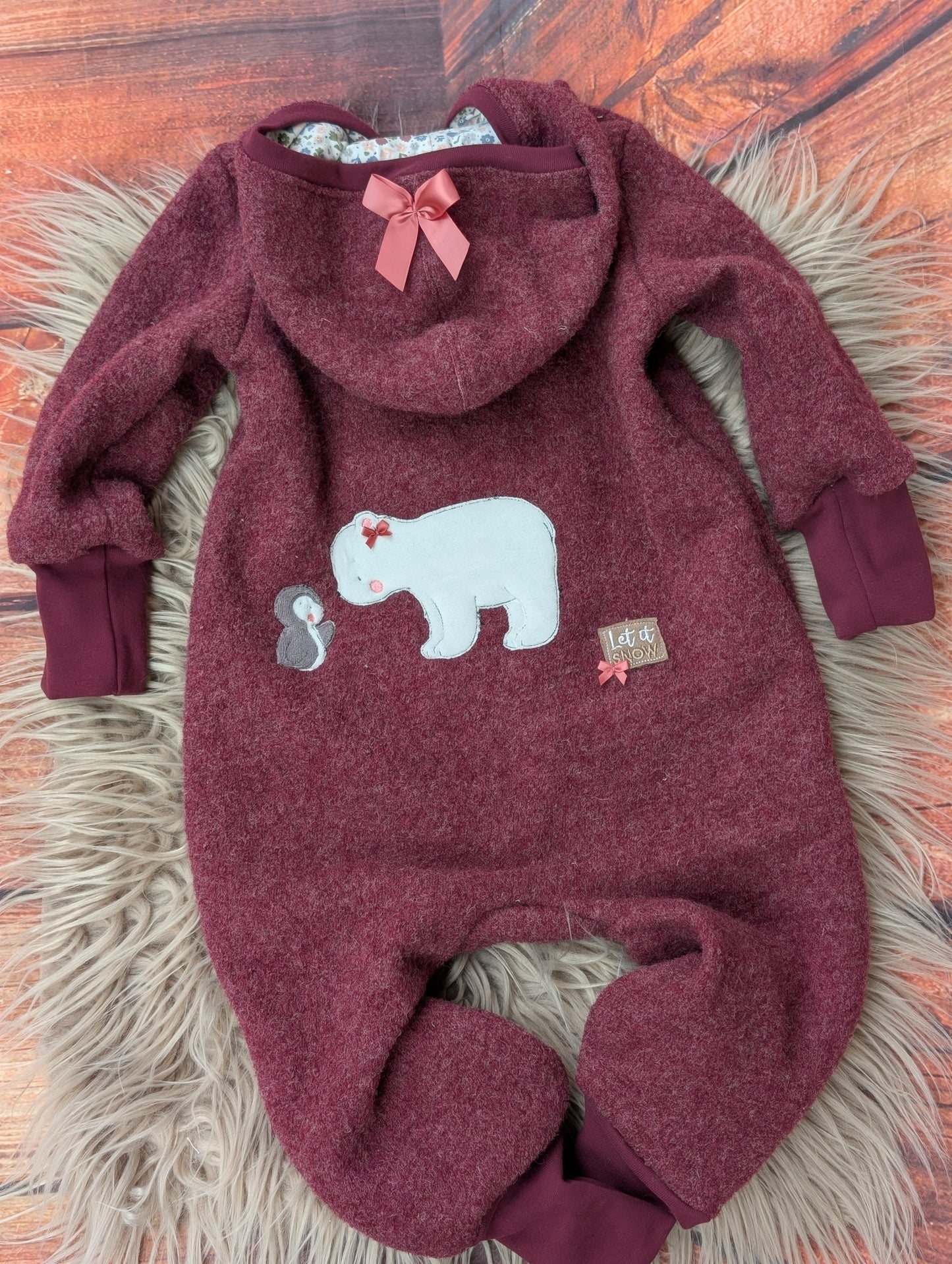 Baby-Walkoverall aus Wollwalk mit Eisbär-Applikation – Handgemacht & kuschelig warm