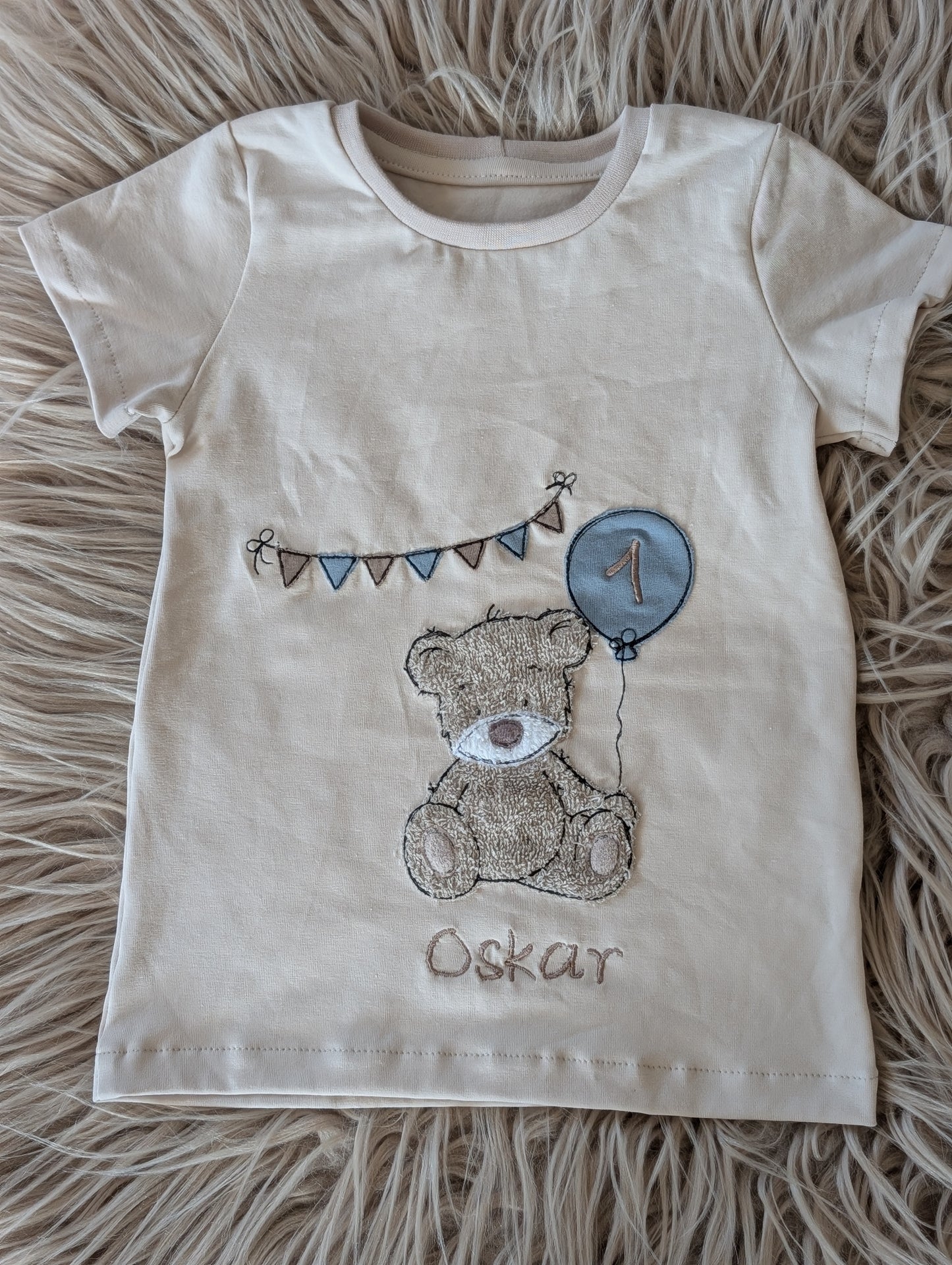 Personalisiertes Geburtstagsshirt mit Teddy, Name & Geburtstagszahl 🧸🎈