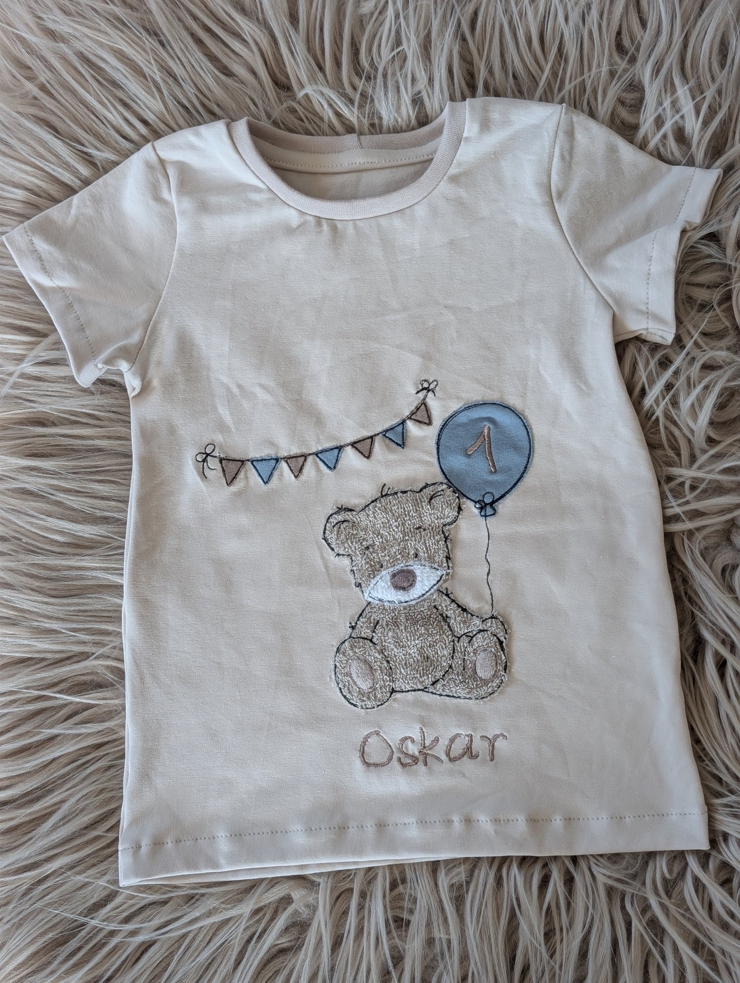 Personalisiertes Geburtstagsshirt mit Teddy, Name & Geburtstagszahl 🧸🎈