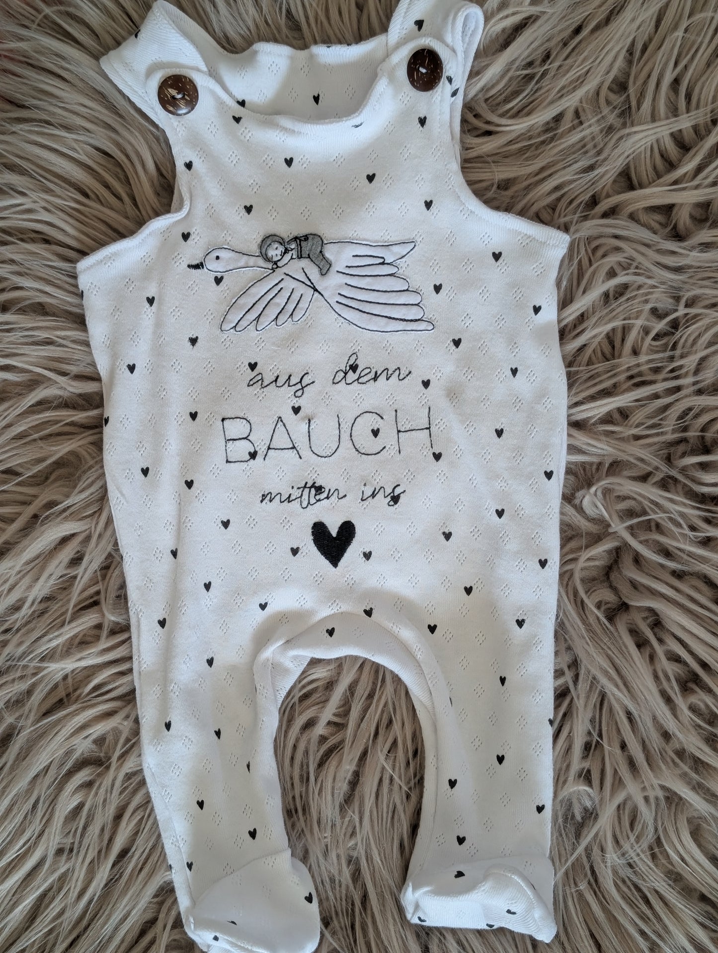 Babystrampler zur Geburt "Aus dem Bauch mitten ins Herz"