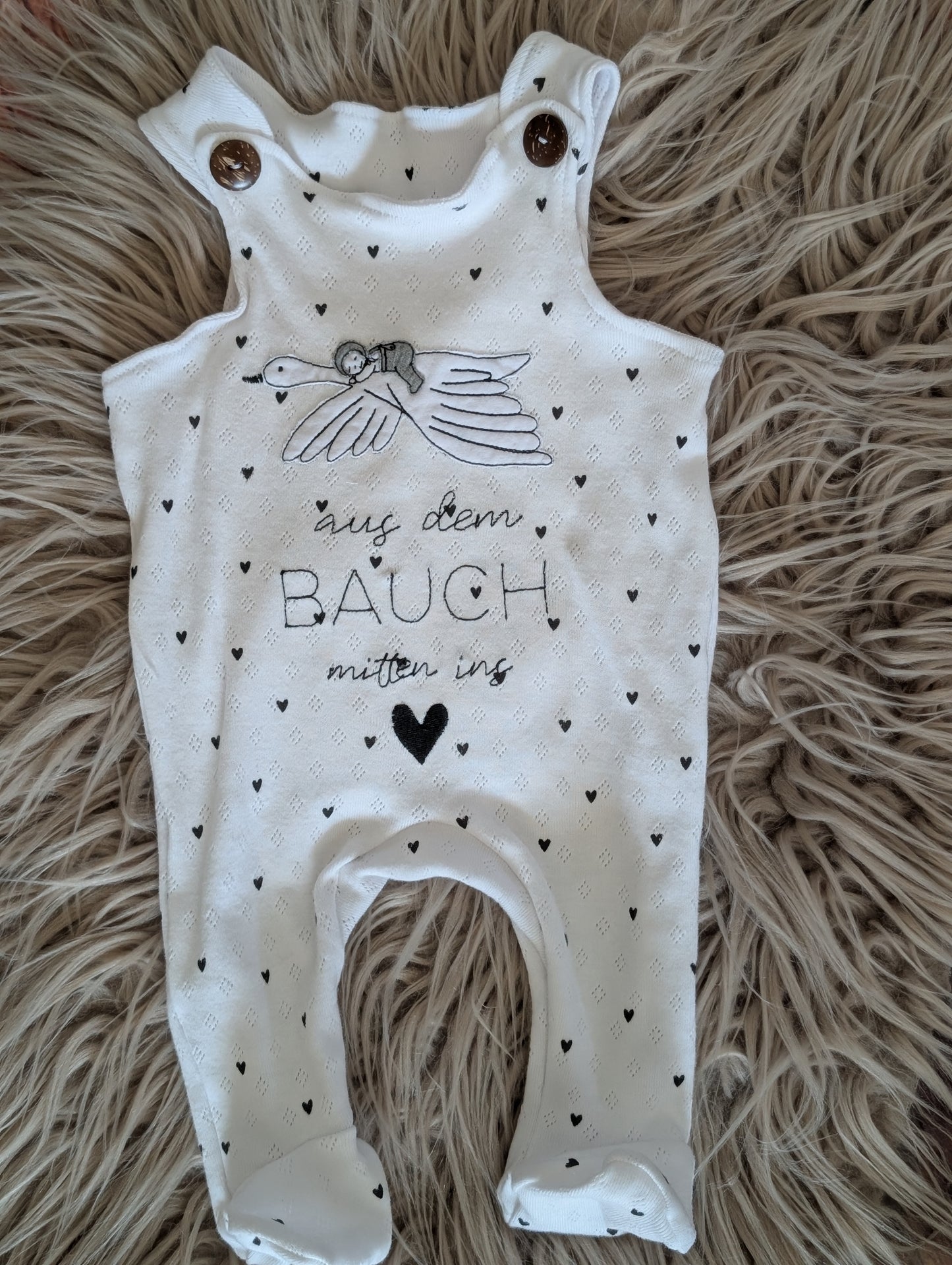 Babystrampler zur Geburt "Aus dem Bauch mitten ins Herz"