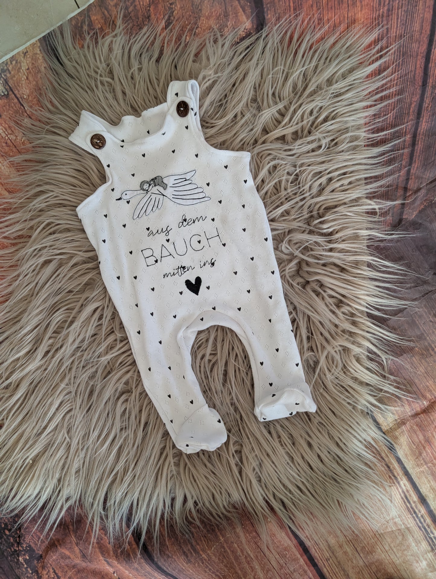 Babystrampler zur Geburt "Aus dem Bauch mitten ins Herz"