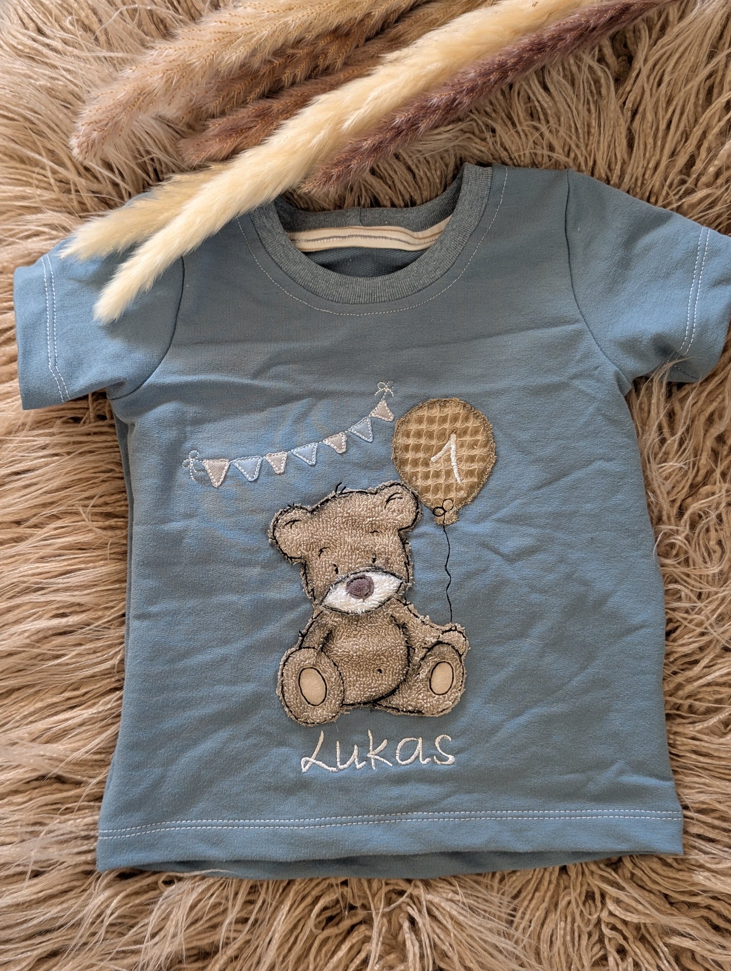 Personalisiertes Geburtstagsshirt mit Teddy, Name & Geburtstagszahl 🧸🎈