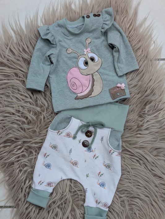 Baby-Set "Schnecke" – Handgemachtes 2-teiliges Outfit für Babys