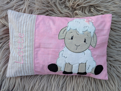 Personalisiertes Kinderkissen mit Schäfchen – 20 × 30 cm