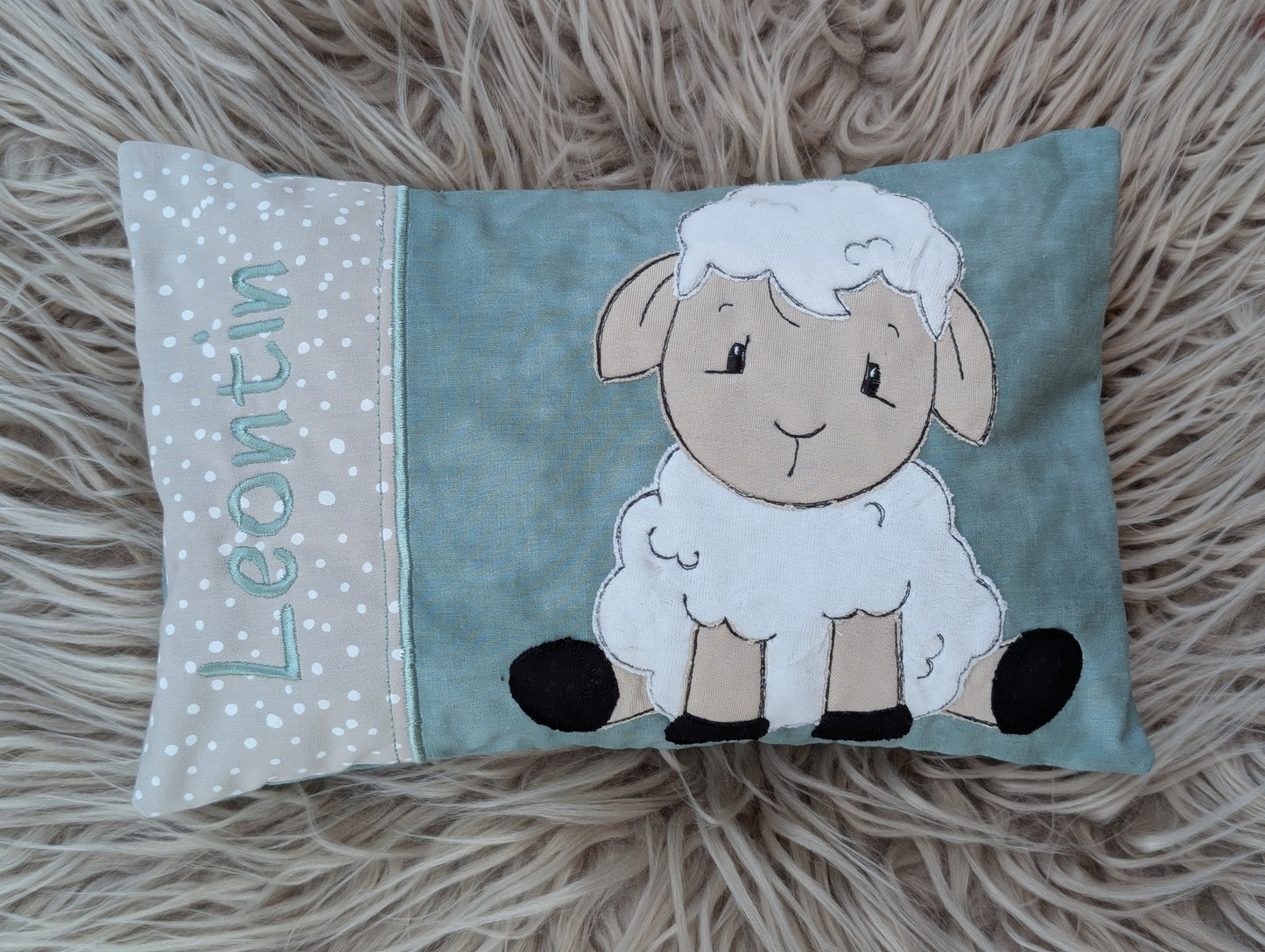 Personalisiertes Kinderkissen mit Schäfchen – 20 × 30 cm