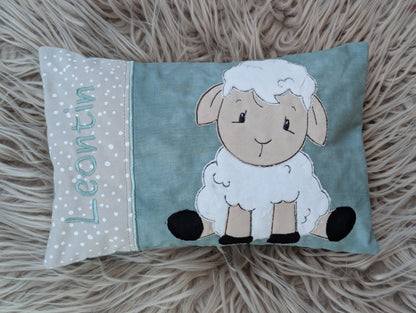 Personalisiertes Kinderkissen mit Schäfchen – 20 × 30 cm